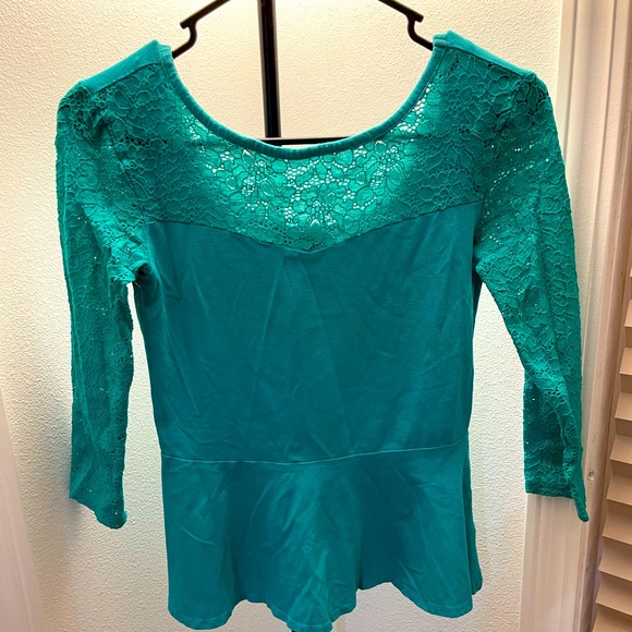 Turquoise Top - Picture 2 of 2